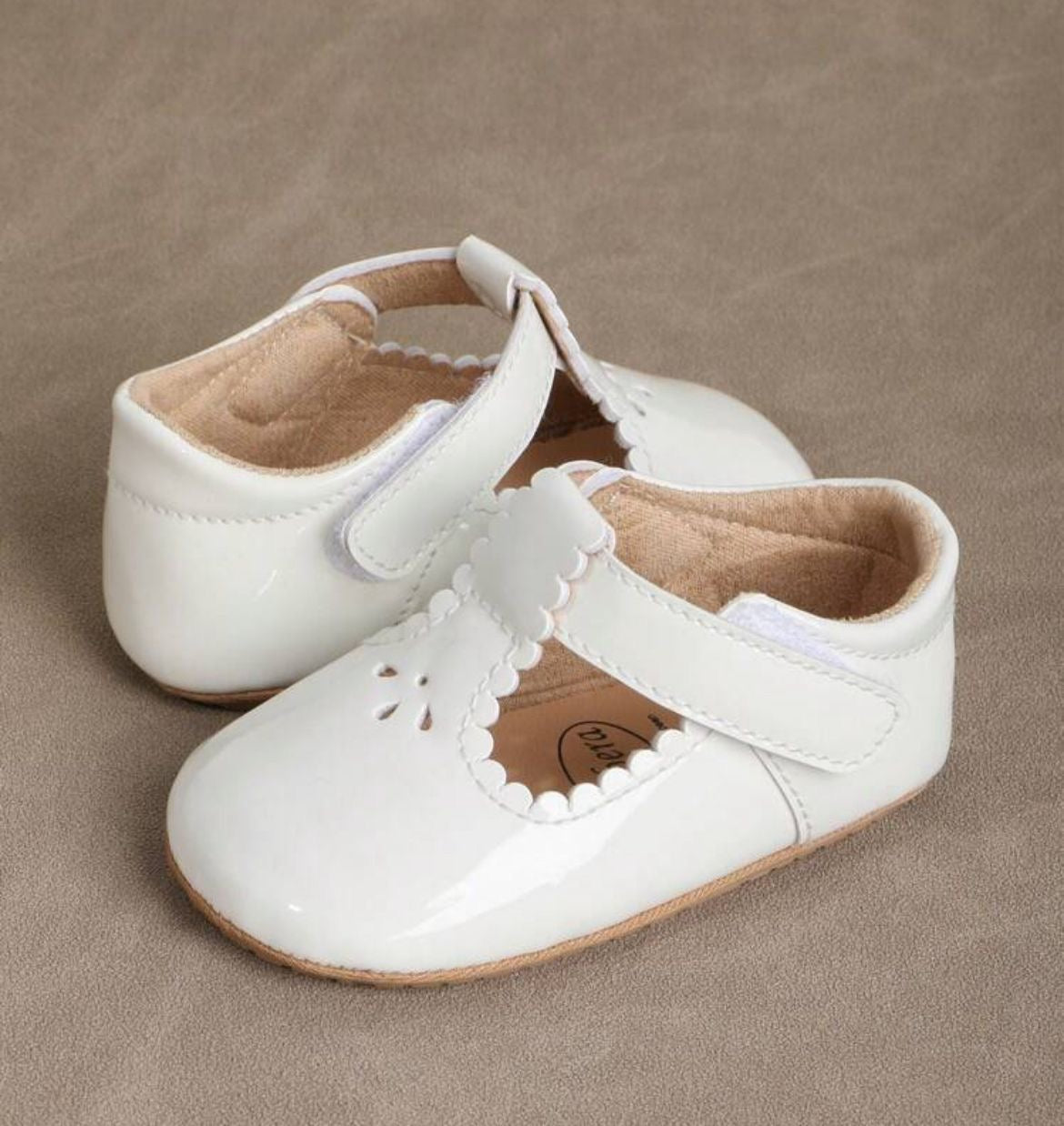 Girls soft bottoms-bar shoes