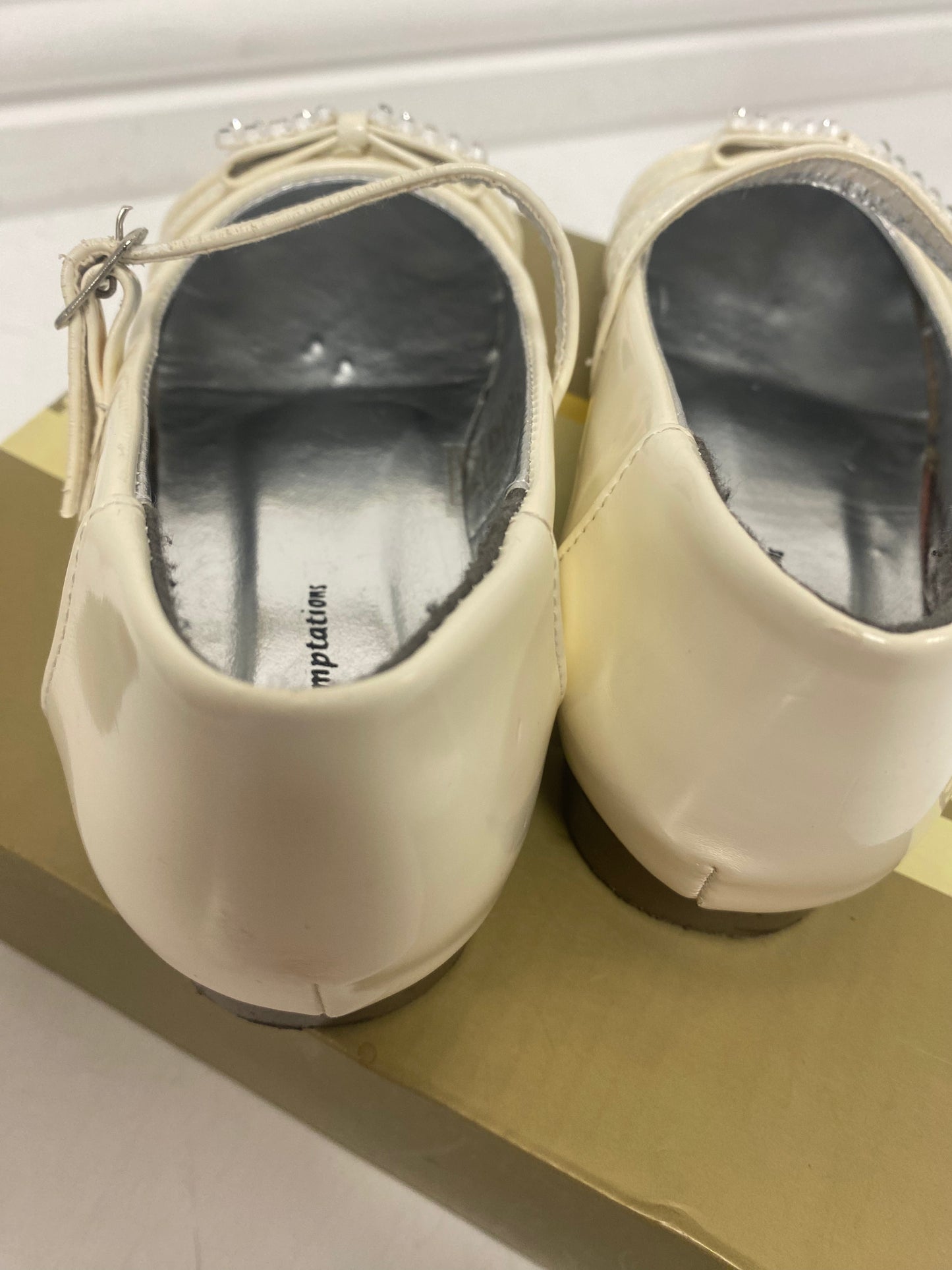 Cream occasion shoes with bow size 12(30)