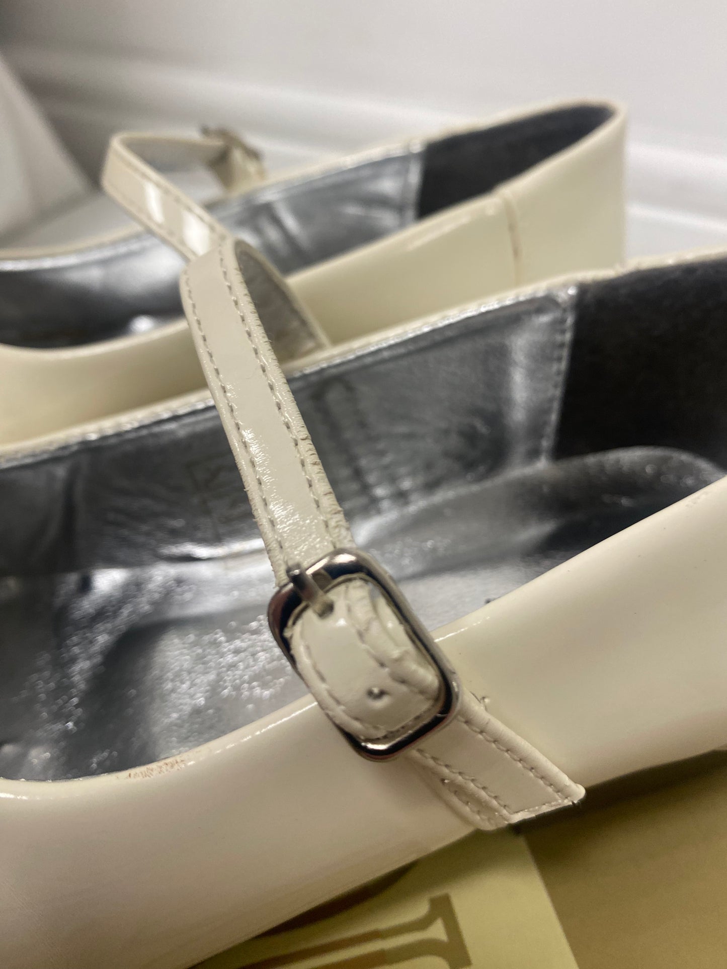 Cream occasion shoes with bow size 12(30)